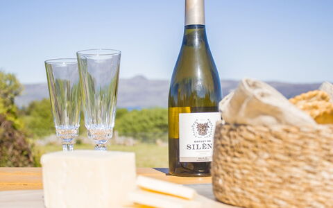 Creag Dubh: Geschirr, Drinkware, Barware, Kelche, Wein, Essen