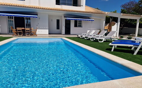 Elisia - Vip Properties: Schwimmbad, Blau, Resort, Freizeit, Estate, Villa, Gartenmöbel, Eco Hotel, Hotel, Hazienda