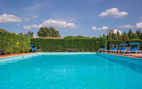 Oasi Della Pergola: Blau, Schwimmbad, Freizeit, Resort, Eco Hotel, Gartenmöbel, Schatten, Freizeitzentrum, Hotel, Ferienort
