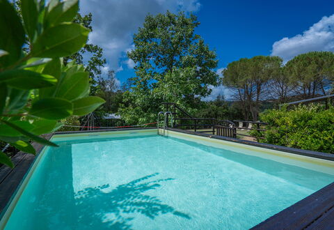Casale La Canigiana, House, Pool, San Miniato: Blau, Wasser, Schwimmbad, Verbundwerkstoff, Resort, Eco Hotel, Schatten, Water Feature, Reflexion, Landscaping