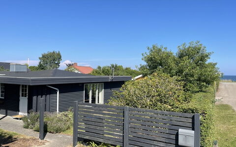 Sampsa - 75M from the Sea: Dachdecken, Hütte, Haus, Dach, Zuhause, Bauernhaus, Hütte, Estate, Dorf
