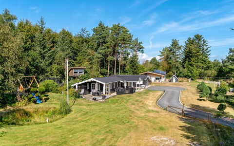 Bodulf - 850M from the Sea: Hütte, Estate, Landscaping