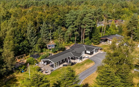 Bodulf - 850M from the Sea: Baum, Wohngebiet, Landschaft, Zuhause, Grundstueck, Vogelperspektive, Luftaufnahmen, Estate, Vorort, Hütte
