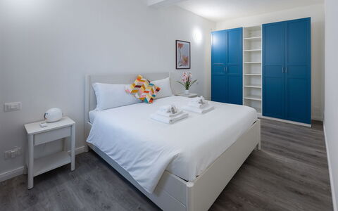 Aselli Home: Interior Design, Möbel, Schlafzimmer, Bett, Fussboden, Flooring, Holz, Bettdecke, Bedding, Zimmer