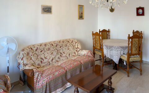Casa Francy - Arma Di Taggia: Möbel, Interior Design, Flooring, Fussboden, Holz, Couch, Zimmer, Tabelle, Wohnzimmer, Bilderrahmen