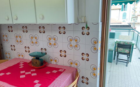 Casa Francy - Arma Di Taggia: Flooring, Interior Design, Fussboden, Fliese, Design, Küche, Holzbeize, Farbe, Countertop, Zapfhahn