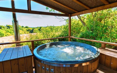 Scotney Luxury Dome: 