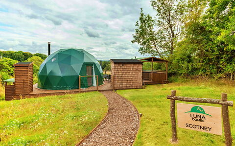 Scotney Luxury Dome: 