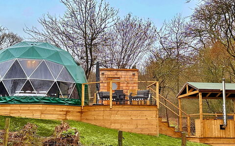 Ashdown Luxury Dome: 