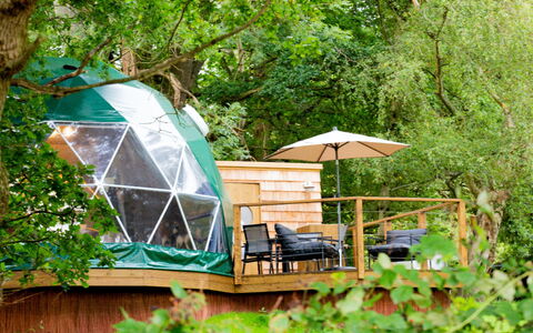 Chartwell Luxury Dome: Garten
