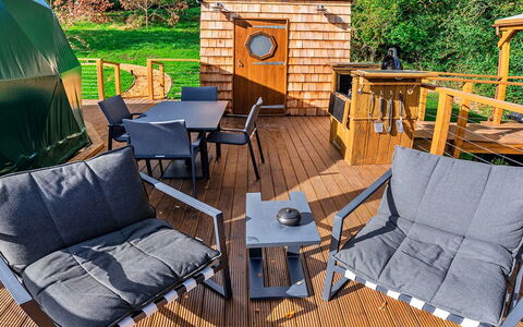 Wakehurst Luxury Dome: Holz, Möbel, Gartenmöbel, Deck, Tisch Im Freien, Hartholz, Holzbeize, Stuhl, Garten, Terrasse