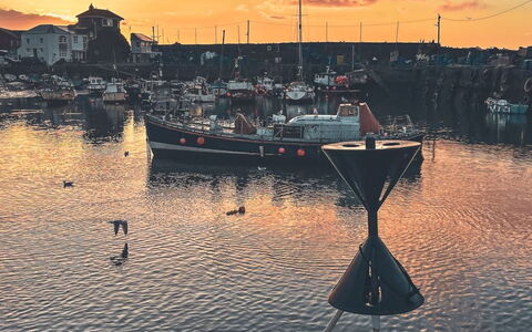 Rosehip Cottage: Boot, Wasser, Watercraft, Boote Und Boating - Geräte Und Materialien, Wasserweg, Dämmerung, Wolke, Hafen, Yachthafen, Kanal