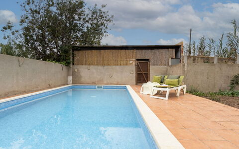 Corbella: Schwimmbad, Verbundwerkstoff, Resort, Schatten, Hinterhof, Fliese, Holzbeize, Design, Water Feature, Garten