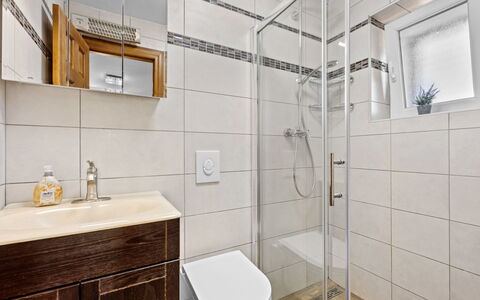 Susan & David: Badezimmer, Armatur, Flooring, Fussboden, Interior Design, Toilette, Sinken, Installation, Zapfhahn, Toilleten Sitz