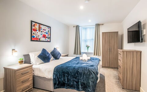 Fishertown Apartment: Möbel, Interior Design, Flooring, Wand, Fussboden, Holz, Zimmer, Decke, Wohnung, Beleuchtung