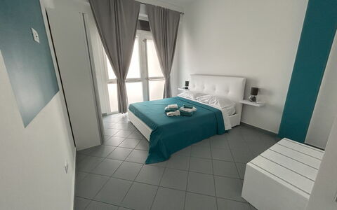Case Martorelli - Belvedere Marittimo: Möbel, Fussboden, Flooring, Interior Design, Zimmer, Schlafzimmer, Bett, Wohnung, Stuhl, Bedding