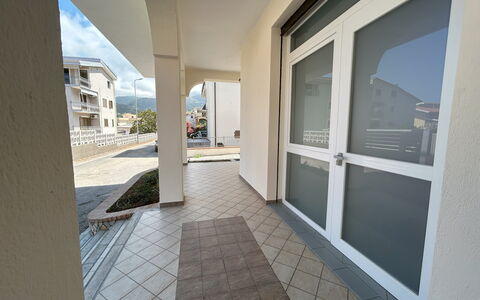 Case Martorelli - Belvedere Marittimo: Fussboden, Wohnung, Balkon, Daylighting, Geländer