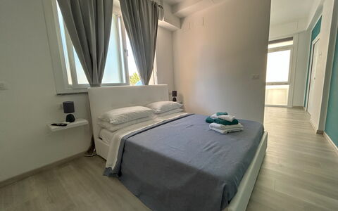 Case Martorelli - Belvedere Marittimo: Interior Design, Fussboden, Flooring, Möbel, Schlafzimmer, Bett, Zimmer, Wohnung, Bettdecke, Decke