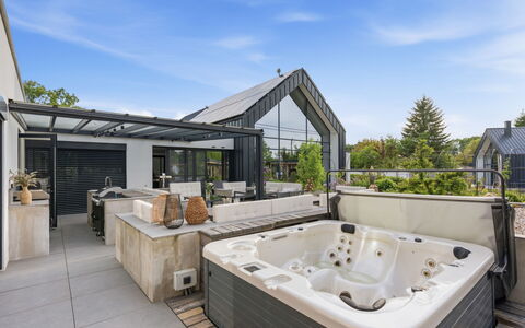 Luxury Retreat Resort: Schwimmbad, Resort, Verbundwerkstoff, Schatten, Gartenmöbel, Eco Hotel, Terrasse, Hof, Deck, Stuhl