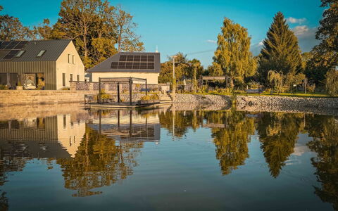 Luxury Retreat Resort: Wasser, Baum, Wasserlauf, Wasserweg, Bank, Reflexion, Zuhause, See, Kanal, Teich