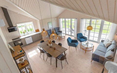 Hellevi - 900M from the Sea: Möbel, Interior Design, Flooring, Holz, Fussboden, Decke, Holzboden, Couch, Küche & Esszimmer Tisch, Wohnzimmer
