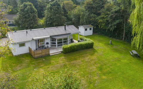 Tanita - 450M from the Sea: Zuhause, Dach, Haus, Tür, Hütte, Schatten, Garten, Ground, Veranda, Garten