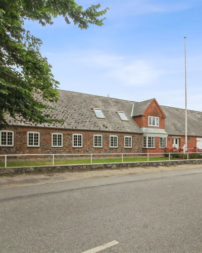 Henrieke - 10Km from the Sea