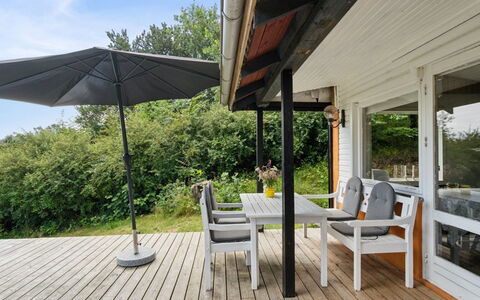 Marjanne - 800M from the Sea: Dachdecken, Hütte, Haus, Dach, Zuhause, Bauernhaus, Hütte, Estate, Dorf