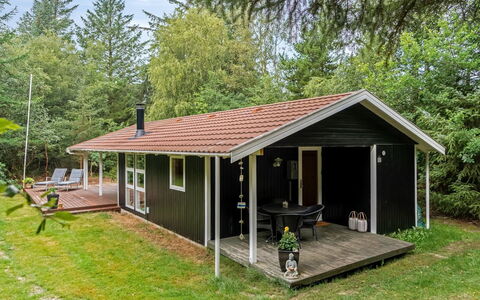 Melisa - 3Km from the Sea: Dach, Haus, Zuhause, Hütte, Tür, Abstellgleis, Deck, Veranda, Planke, Hartholz