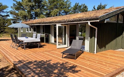 Saila - 1.2Km from the Sea: Holz, Zuhause, Hartholz, Schatten, Hütte, Deck, Veranda, Planke, Holzbeize, Eco Hotel