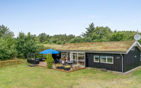 Selvi - 2.2Km from the Sea: Holz, Möbel, Wohnung, Zimmer, Decke, Holzbeize, Stuhl, Hartholz, Lack, Holz