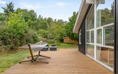 Selvi - 2.2Km from the Sea: Holz, Möbel, Wohnung, Zimmer, Decke, Holzbeize, Stuhl, Hartholz, Lack, Holz