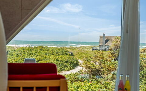 Tekla - 180M from the Sea: Möbel, Meer, Stuhl, Ozean, Küste, Resort, Gartenmöbel, Eco Hotel, Kaffetisch, Ufer
