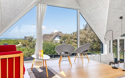 Tekla - 180M from the Sea: Stuhl, Natürliches Material, Küche & Esszimmer Tisch, Wohnzimmer, Daylighting, Kaffetisch, Zimmerpflanze, Holzboden