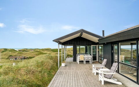 Jannus - 600M from the Sea: Holz, Möbel, Wohnung, Zimmer, Decke, Holzbeize, Stuhl, Hartholz, Lack, Holz