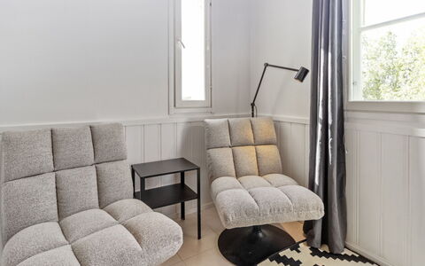 Levin Lumi: Möbel, Interior Design, Flooring, Fussboden, Holz, Zimmer, Holzboden, Stuhl, Beleuchtung, Zuhause