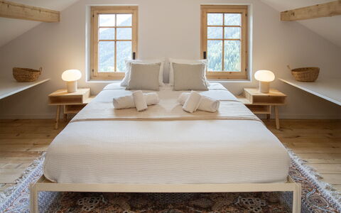 Quinette: Möbel, Interior Design, Flooring, Holz, Fussboden, Schlafzimmer, Decke, Bett, Textil, Beleuchtung