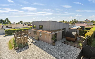 Elvie - 150M from the Sea