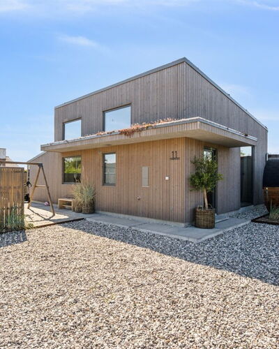 Elvie - 150M from the Sea