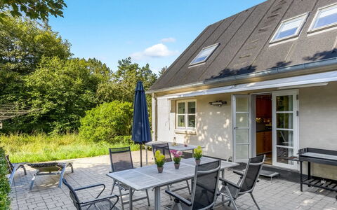 Lutz - 340M from the Sea: Dach, Haus, Zuhause, Hütte, Abstellgleis, Estate, Auffahrt, Gartenbauten, Garten, Schuppen