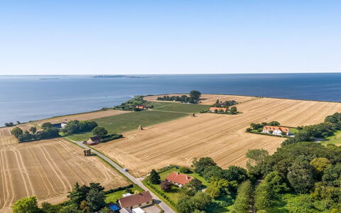 Makrina - 300M from the Sea: Hütte, Hinterhof, Garten, Gartenbauten, Schuppen, Abstellgleis, Gartenmöbel, Blockhaus, Outdoor Struktur, Hütte