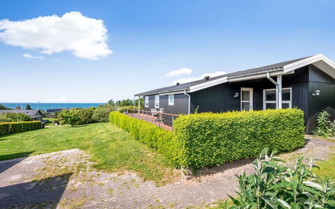 Akira - 250M from the Sea: Haus, Zuhause, Tür, Dach, Hütte, Estate, Garten, Schatten, Abstellgleis, Garten