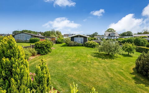 Akira - 250M from the Sea: Haus, Zuhause, Tür, Dach, Hütte, Estate, Garten, Schatten, Abstellgleis, Garten