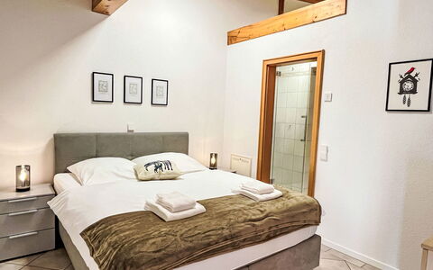 Feingeist: Bett, Schlafzimmer, Interior Design, Holz, Bettdecke, Bedding, Fussboden, Möbel, Decke, Zimmer