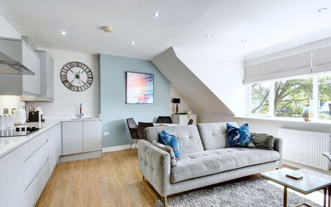 Harrogate 608: Möbel, Interior Design, Flooring, Fussboden, Wand, Holz, Decke, Zimmer, Zuhause, Wohnzimmer