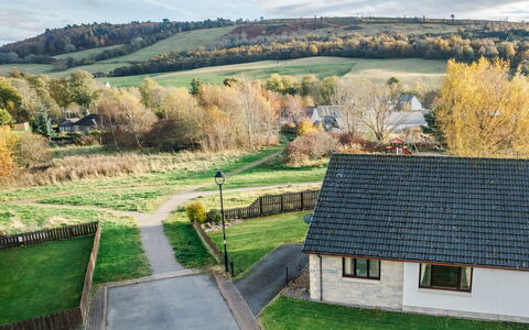Coiltie House: Haus, Ländliches Gebiet, Hütte, Landschaft, Zuhause, Einfach, Menschliche Siedlung, Dorf, Bauernhof, Landscaping