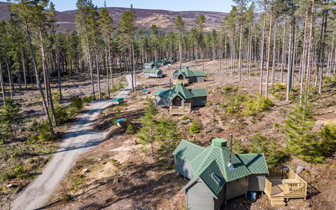 Ballater 101: Zuhause, Estate, Resort, Schwimmbad, Villa, Hotel, Balkon, Gartenmöbel, Strandresort, Ferienort