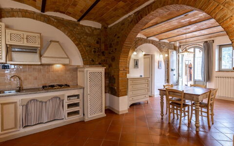 Montalcino 17: Interior Design, Flooring, Möbel, Decke, Holz, Küche, Fussboden, Countertop, Beleuchtung, Zimmer