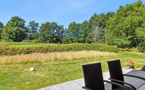 Alimpij - 30Km from the Sea: Hütte, Hinterhof, Garten, Gartenbauten, Schuppen, Abstellgleis, Gartenmöbel, Blockhaus, Outdoor Struktur, Hütte