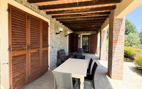 Villa Diamante: Holz, Flooring, Fussboden, Möbel, Schatten, Tür, Veranda, Küche & Esszimmer Tisch, Gartenmöbel, Stuhl